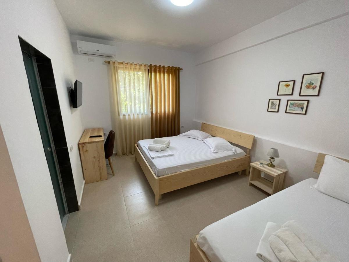 Xho'S Forest Guest House Berat Ruang foto