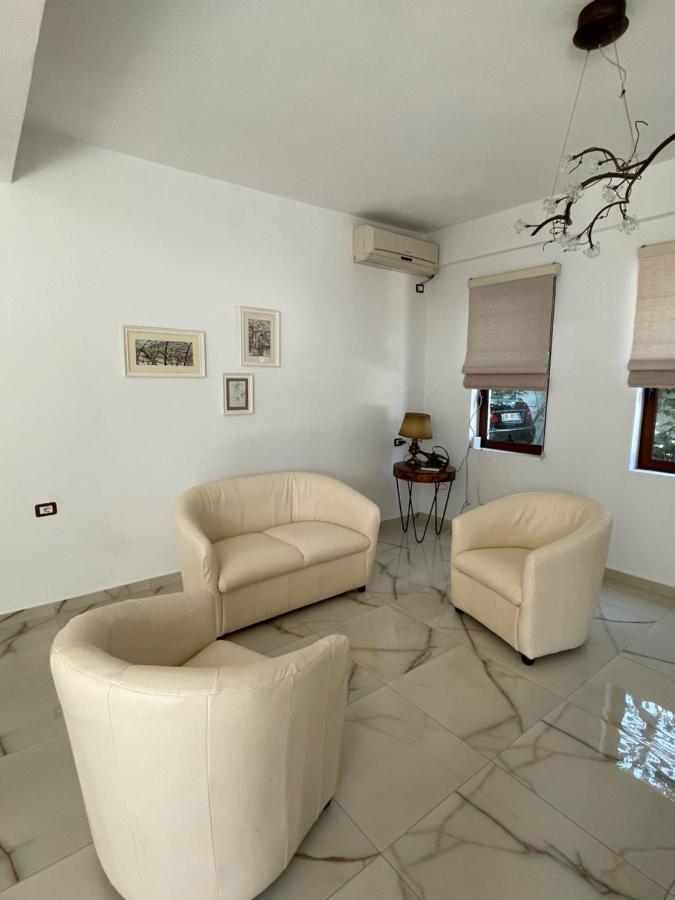 Xho'S Forest Guest House Berat Bagian luar foto