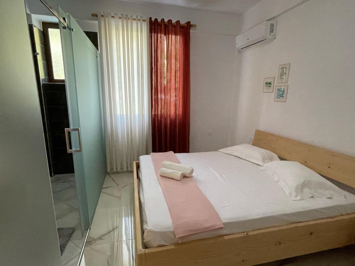 Xho'S Forest Guest House Berat Bagian luar foto