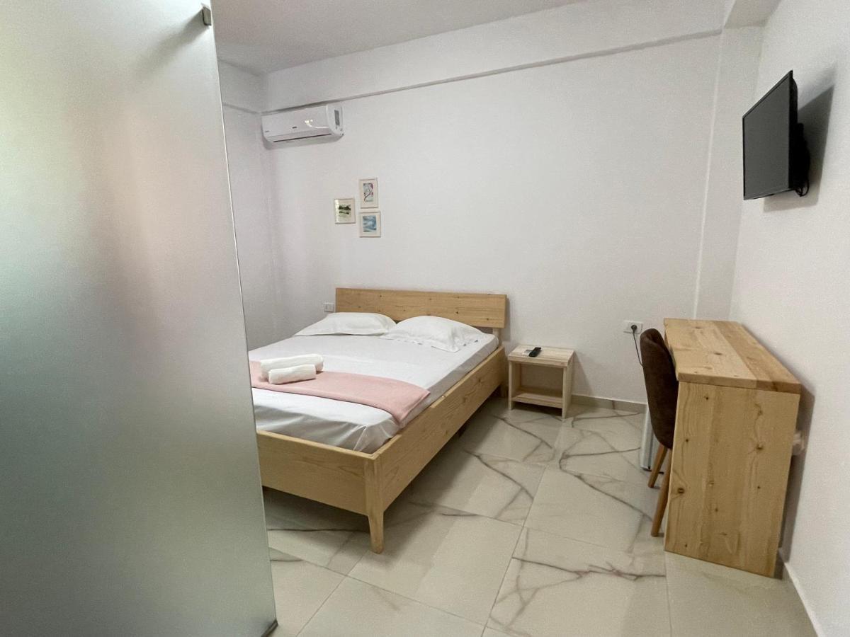 Xho'S Forest Guest House Berat Ruang foto
