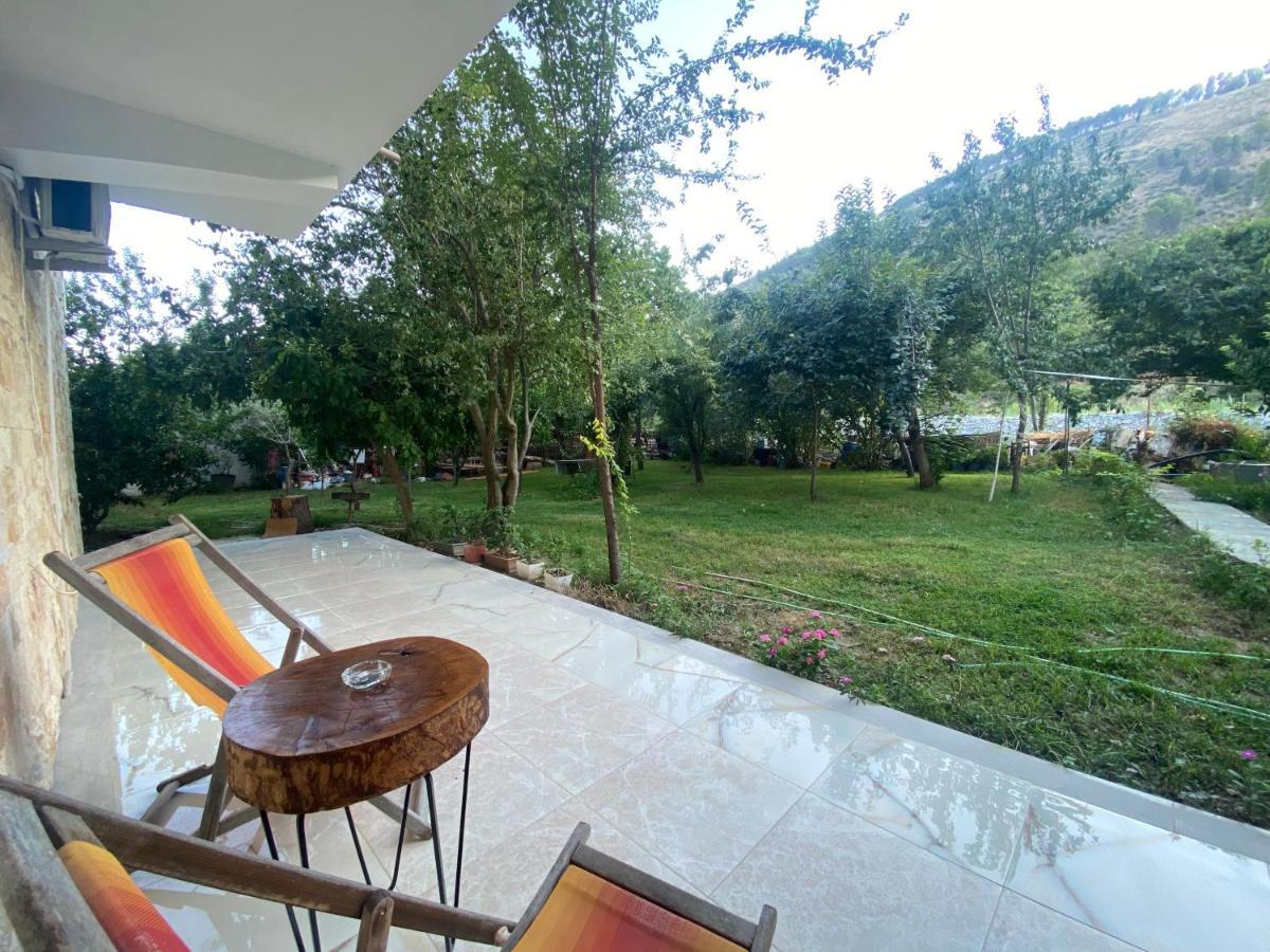 Xho'S Forest Guest House Berat Bagian luar foto