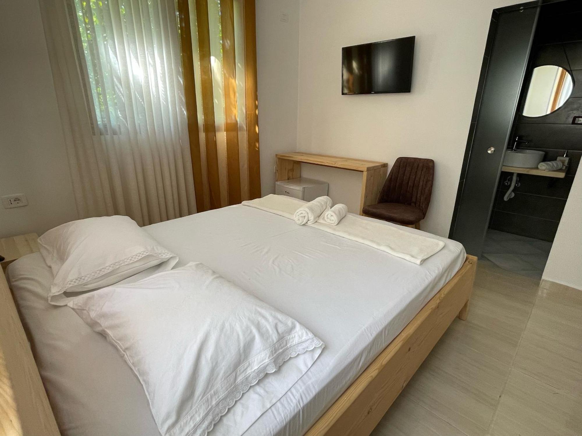 Xho'S Forest Guest House Berat Ruang foto