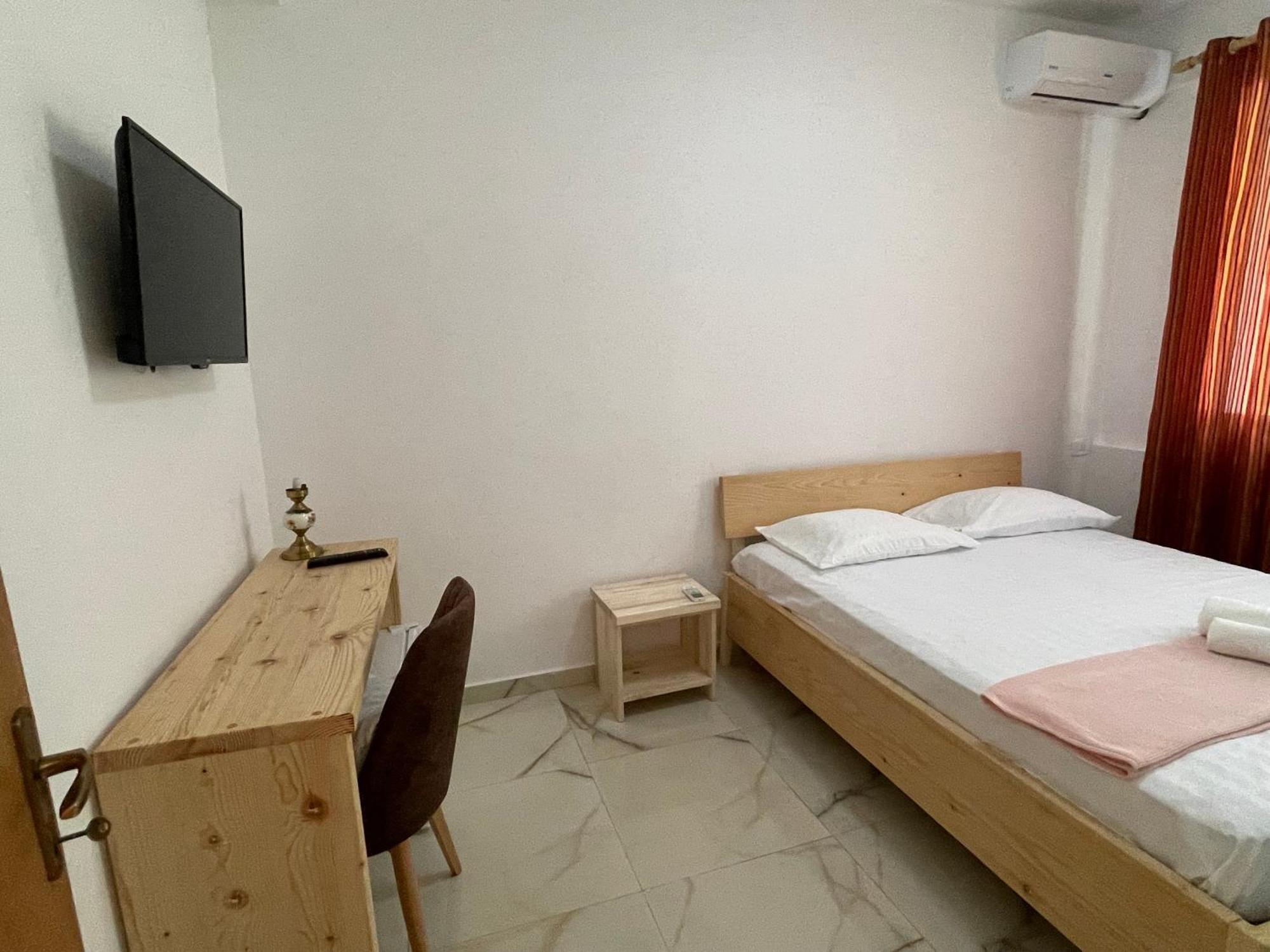 Xho'S Forest Guest House Berat Ruang foto